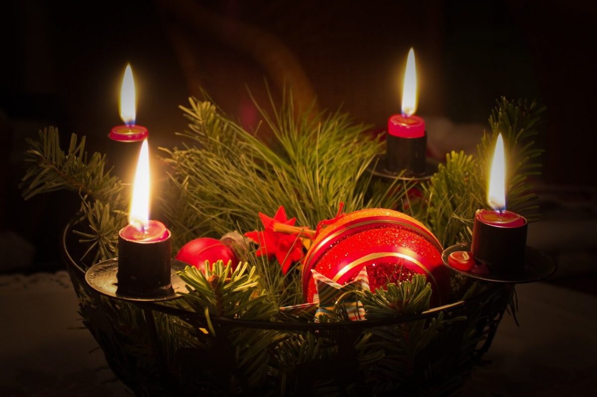 4 weihnachtliche Kerzen